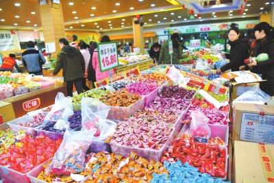 【新春走基层】春节临近 定西漳县超市、商场年货供给充足（图）