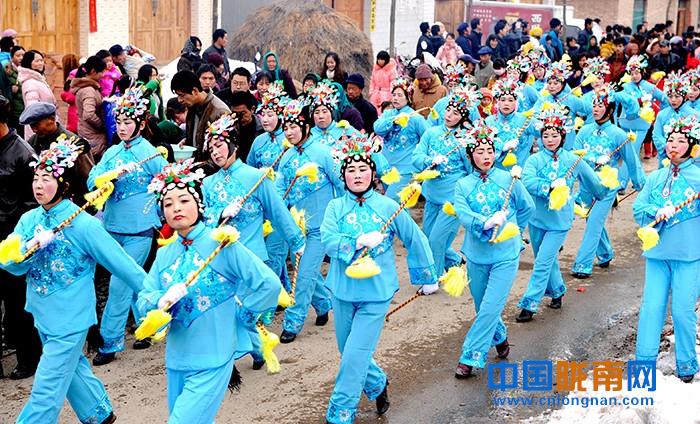 陇南礼县：扭秧歌庆新春 传统活动热闹开场（图）