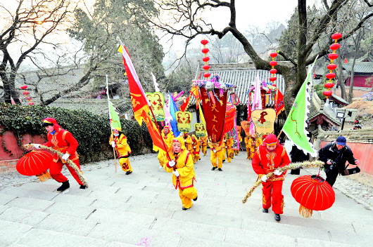 天水秦州区城北天靖山麓玉泉观“上九会”热闹非凡（图）