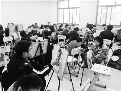 2017年甘肃高校招生艺术类校考昨正式开考 23480名艺考生奔波“应战”