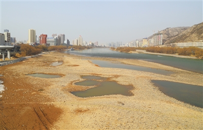 甘肃出现近60年来最暖冬季 兰州市达100多天无降水