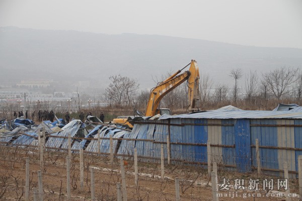 天水麦积区依法拆除花牛镇城市建设规划区域违法建筑(图)