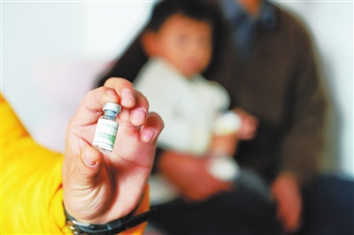 兰州西固：宝宝接种甲肝疫苗竟被注射了过期的（图）