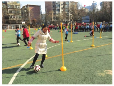 兰州吴家园小学：老师学生角色互换体验 让沟通零距离（图）