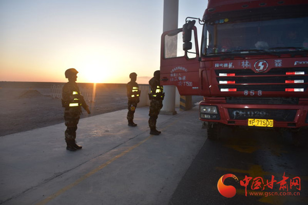 枕戈待旦,护航两会_社会综合