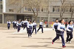 兰州市第五十九中学举行地震应急疏散演练