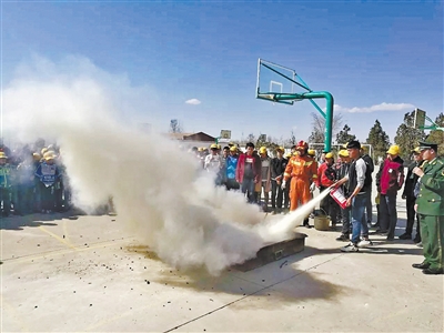 武威市凉州区和平镇九年制学校组织师生开展多项主题教育活动