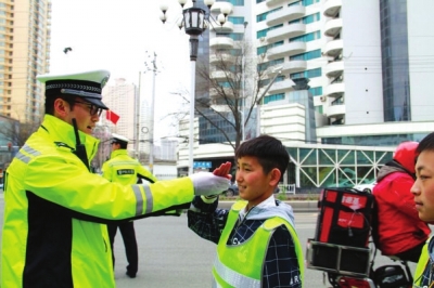 兰州市儿童福利院开展今天我是小交警活动（图）