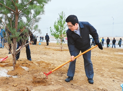 省城兰州举行义务植树活动 林铎唐仁健张建胜冯健身孙伟等参加（图）