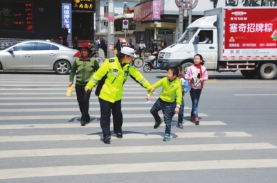 兰州为什么有这么多学生乱穿马路？ （图）