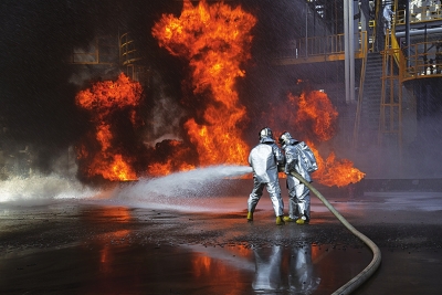 甘肃消防部队石油化工灾害事故跨区域灭火救援实战演练在庆阳举行