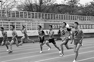 今年甘肃省参加体育统考的考生比去年减少506人（图）