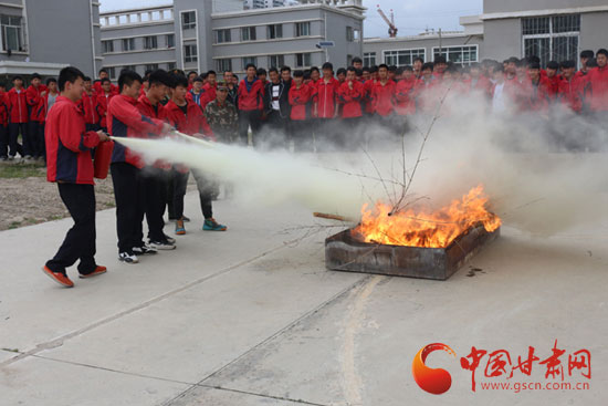 陇南成县消防深入陕西师范大学成州中学开展五一前灭火疏散演练