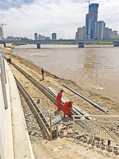 兰州小西湖黄河大桥北岸河堤修复完成（图）