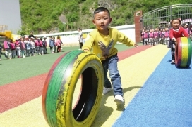 甘肃：农村免费幼儿园为贫困孩子带来快乐童年（图）