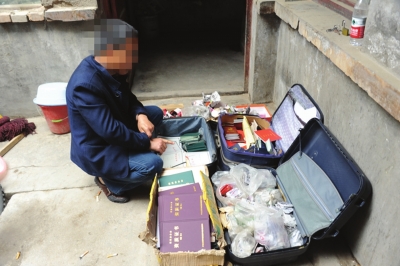 兰州警方捣毁制贩假证窝点（图）