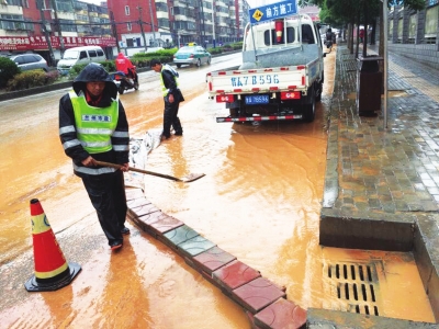 兰州一场降雨低洼地段现积水（图）