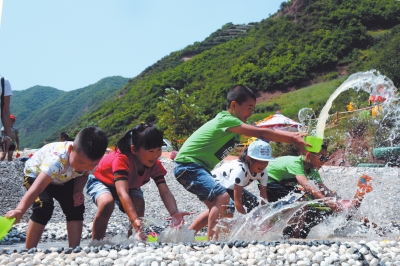 兰州市袁家湾百合谷三天接待游客近四万人次 力争5年打造成4A级景区（图）