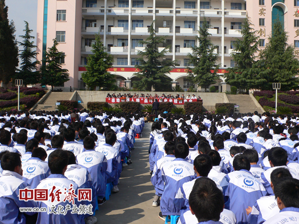 对话战斗英雄史光柱:英雄后文化为何再引热议