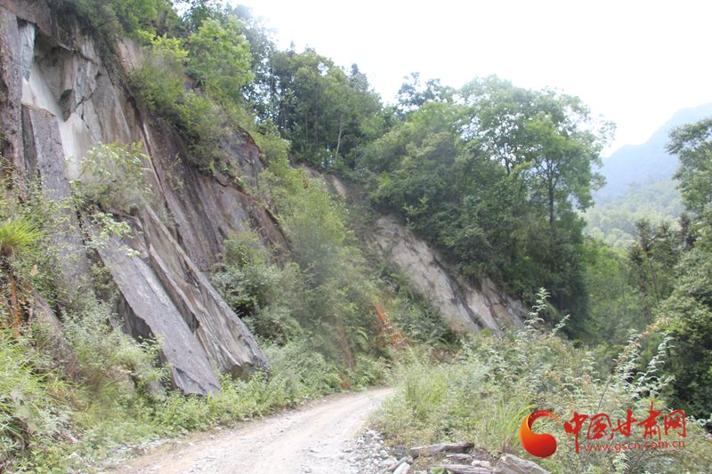 【新闻学子重走西北角】靠天吃饭和基建落后 光荣村脱贫的两座大山