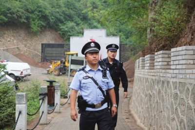 兰州七里河区阿干镇的“守山人”（图）