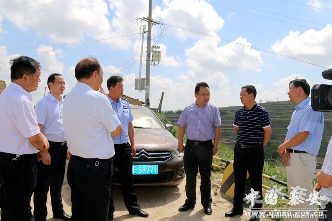 甘肃省检查组督导检查天水秦安县道路交通安全管理工作(图)