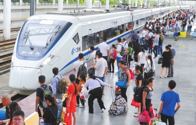 2017年暑运落幕 兰铁局发送旅客创历史新高航空市场增长迅猛（图）