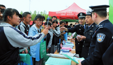 定西安定区在全区开展反邪教宣传活动