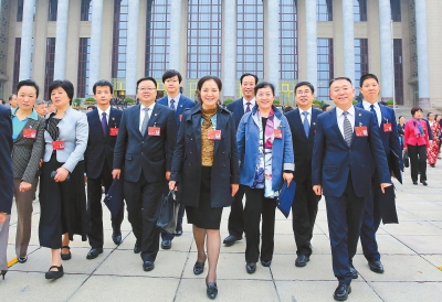 甘肃代表满怀喜悦出席党的十九大预备会