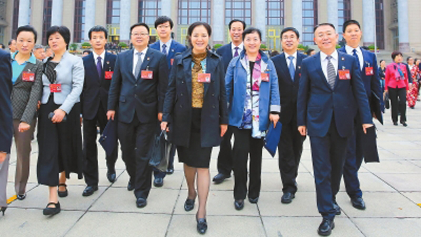 甘肃代表满怀喜悦出席党的十九大预备会