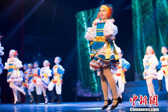 中俄青少年文化艺术节碰撞亚欧民族特色_文