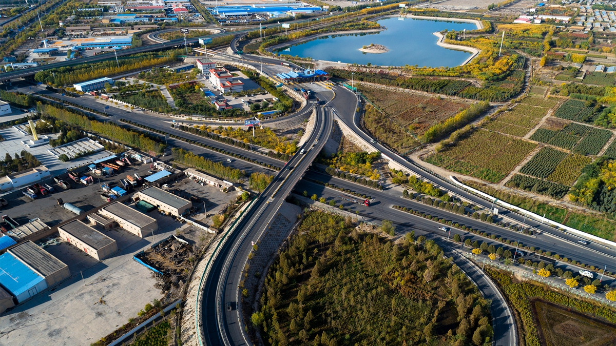 【践行十九大 全景看甘肃】交通枢纽四通八达