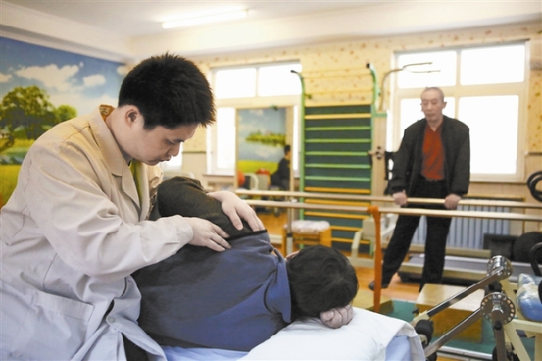 甘肃：医养结合让“空巢老人”老有所依