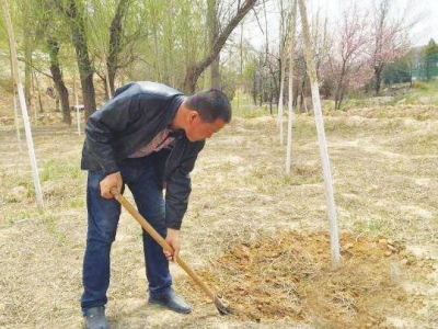 甘肃省门第一道护林员倾心生态“脱贫”