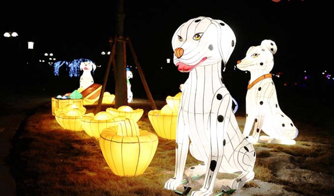 临夏永靖：点亮彩灯迎新春 欢欢喜喜过新年（组图）