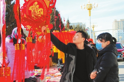 春节临近 白银市会宁县城乡节日氛围渐浓