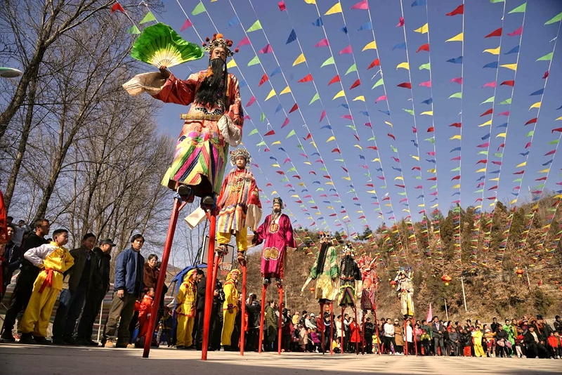 陇南康县：耍社火 过大年