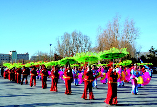 酒泉各县市区为市民送上文化大餐和新春祝福（图）