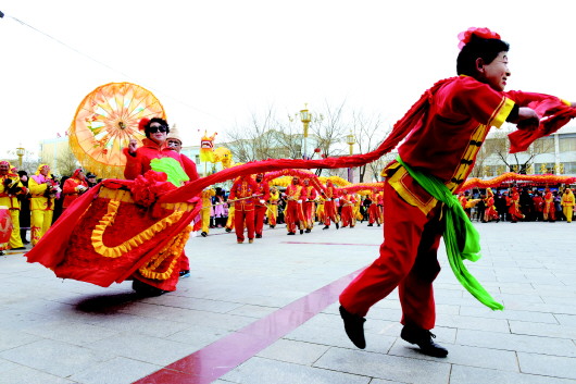 酒泉各县市区为市民送上文化大餐和新春祝福（图）