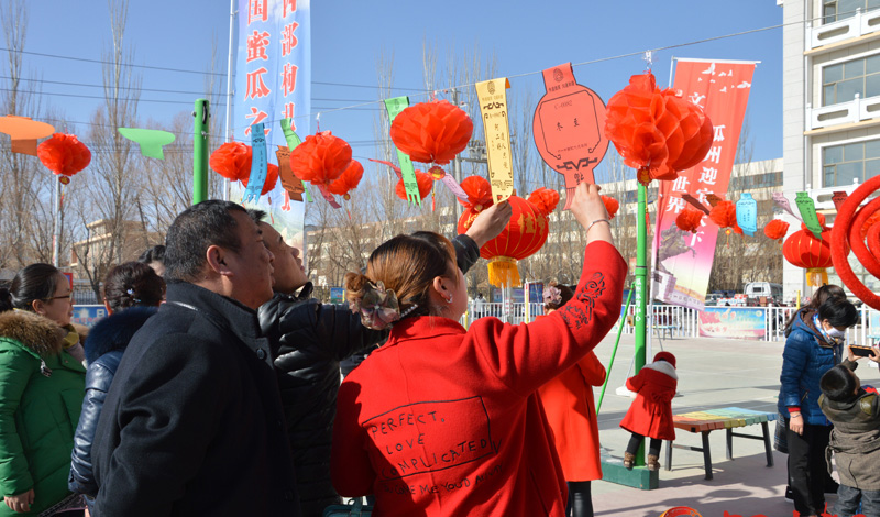 温暖中国|酒泉瓜州：猜灯谜闹元宵 传统文化出奇彩（图）