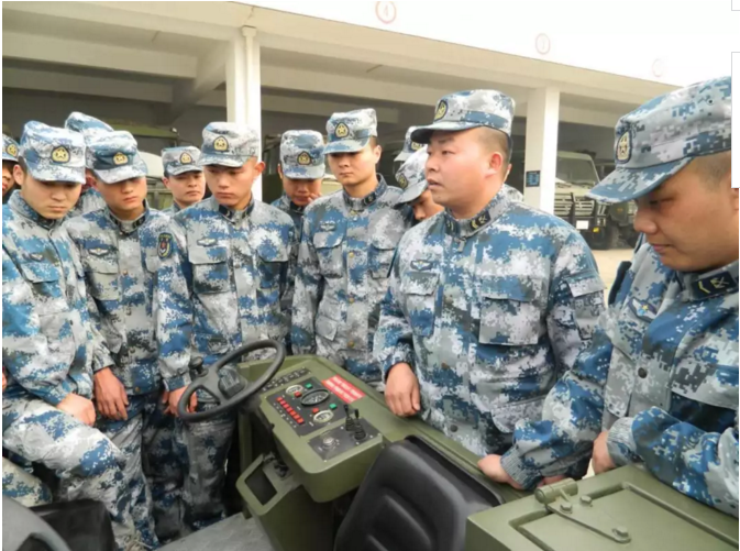 英雄走好！三次勇入火场，空降兵战士休假期间救人牺牲