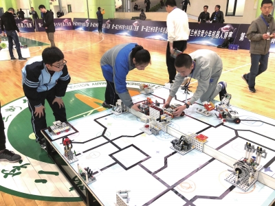 兰州市首届青少年机器人竞赛看点多（图）