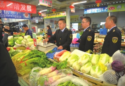 兰州市质监局检查节前市场