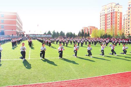 白银市平川区中小学举行足球联赛（图）