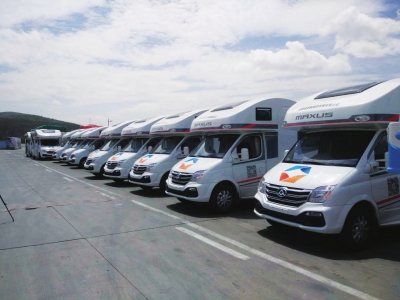  甘肃省民航机场集团引进首批40辆房车陆续抵兰（图）