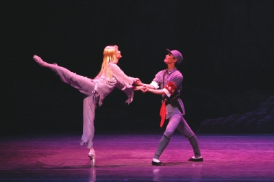 上海芭蕾舞团“扛鼎之作”亮相兰州音乐厅 经典芭蕾舞剧《白毛女》22日金城上演（图）