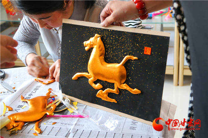 动态 | 兰州市妇联筹集6万余元善款帮助小煊煊