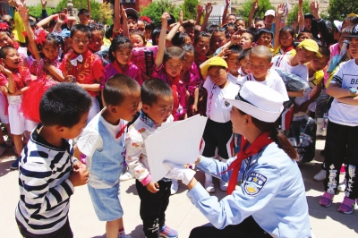 甘肃各地欢庆“六一”国际儿童节（图）