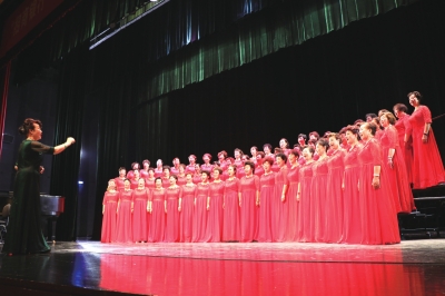 兰州黄河合唱节揭幕 35支合唱队“争艳”黄河之滨