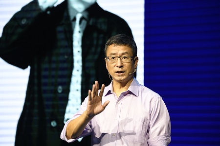 白岩松自创“From Bai微变态传奇”全媒体图书品牌系列作品在京发布